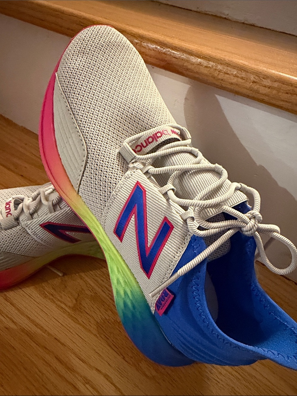 Girls New Balance Roav sneakers - NWOT